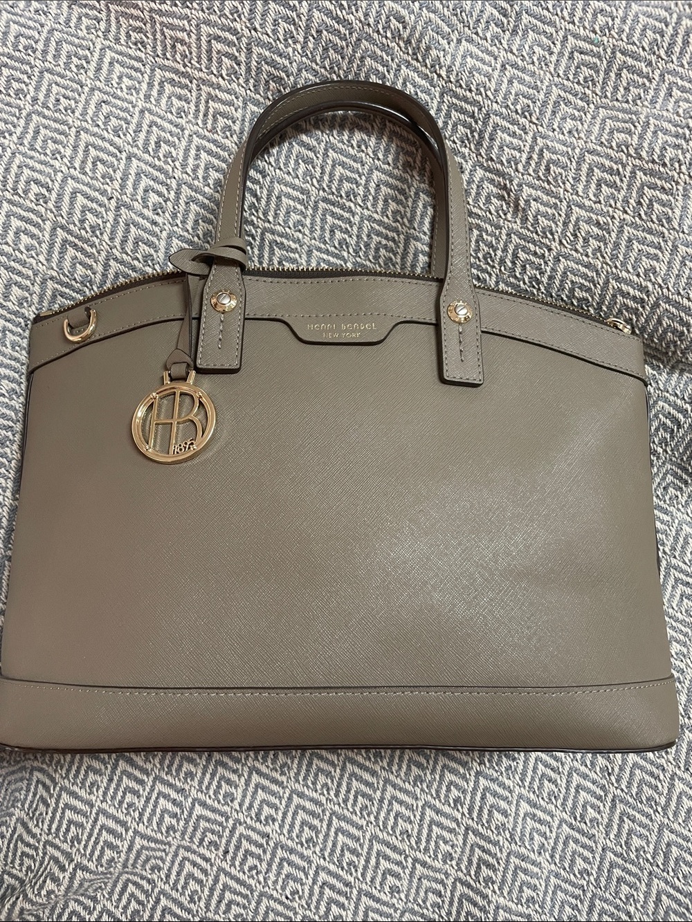 Henri Bendel Leather Hand/Shoulder Bag in Taupe